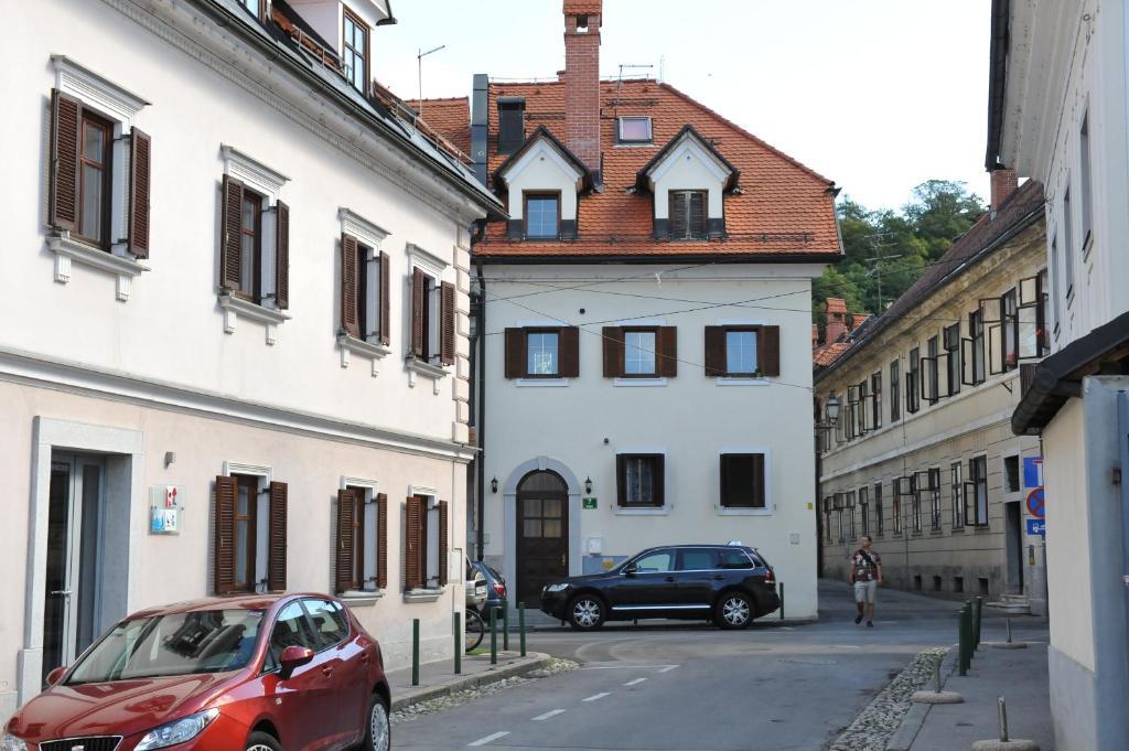Spacious 2-Bedroom Apartment Zabjak With Ac Tour As Ljubljana Dış mekan fotoğraf