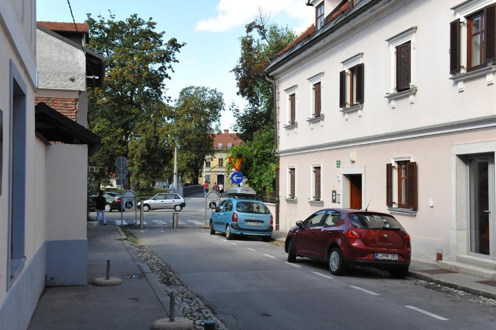 Spacious 2-Bedroom Apartment Zabjak With Ac Tour As Ljubljana Dış mekan fotoğraf